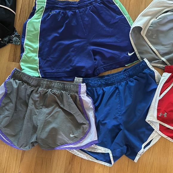 Women’s small 3 pairs of Nike & 2 Pairs US running shorts - Picture 2 of 9